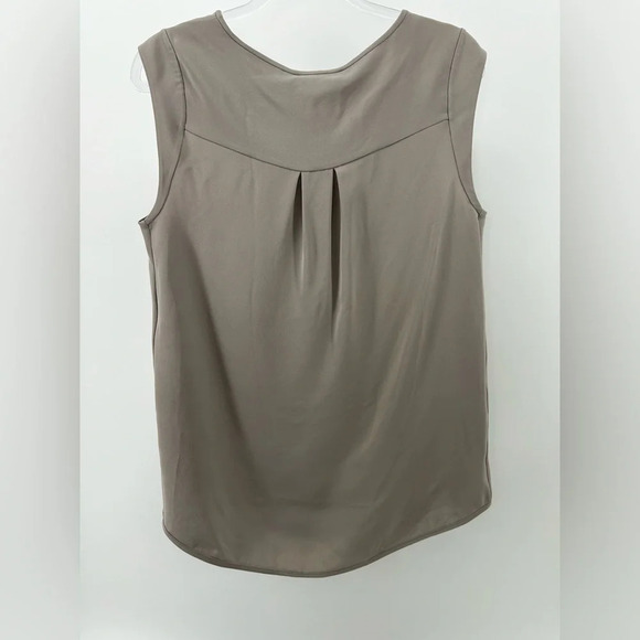 Loro Piana Mae Flowing Cady Top Stretch Silk Top In Taupe Brown Size 40 - Picture 4 of 9